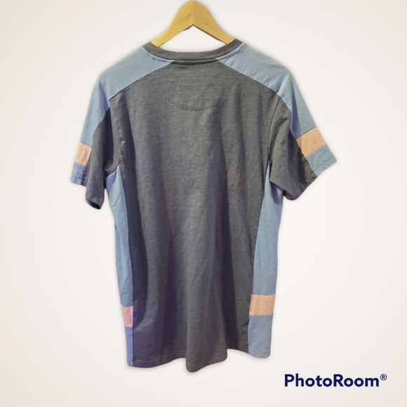 Free Planet color block blue & pink super soft tshirt. Med - Picture 2 of 4